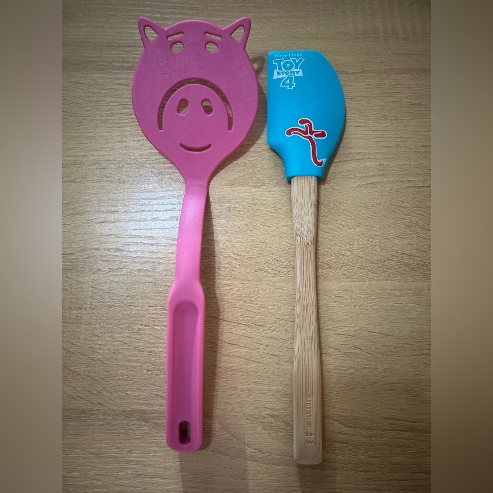 Pampered Chef Toy Story 4 Forky Scraper 100116 & Hamm Pancake Flipper 100115